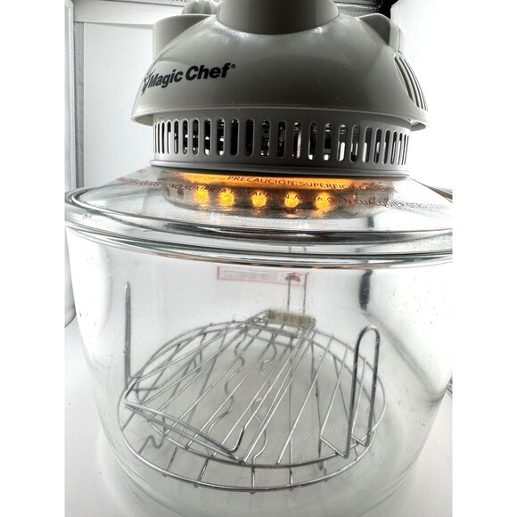 Magic Chef convection oven  Model (mcsgc07w) 750 Watt 7 Liters - Picture 4 of 5